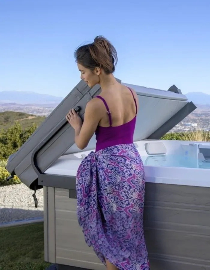 couverture-spa-hotspring la couverture de SPA HOTSPRING, un accessoire indispensable