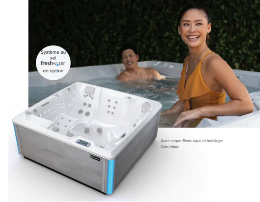 spa-flair-dl couple dans un spa Hotspring Flair DL